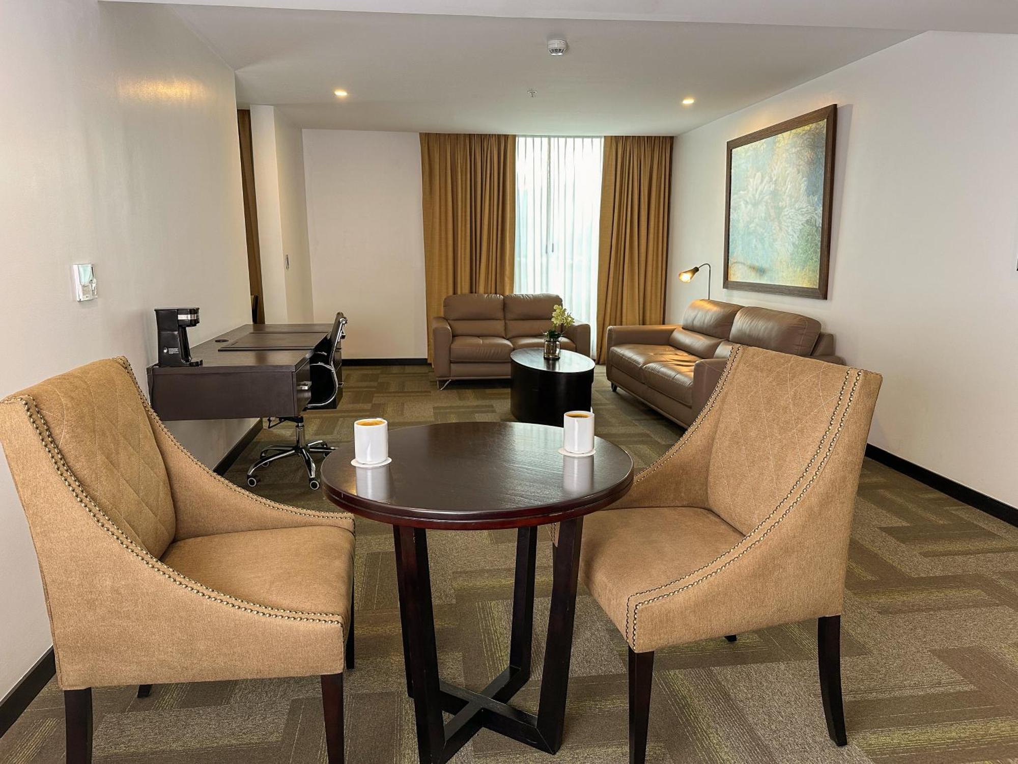 Hotel Wyndham Quito Airport Puembo Exterior foto Suite at the hotel